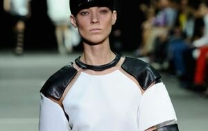 Мода весна-лето 2013. Городская амазонка Alexander Wang