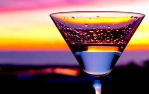 Посмотреть закат, выпить Martini