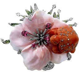 Украшение-трансформер от Dior