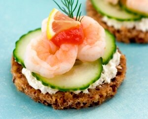 Канапе с креветками