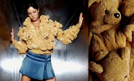 Креативная куртка из плюшевых мишек